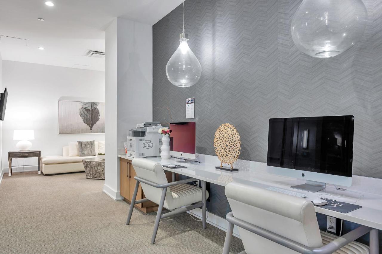Luxury 1 Bedroom With Den Downtown Tampa Apt - City Views, Rooftop Pool, Workspace 외부 사진