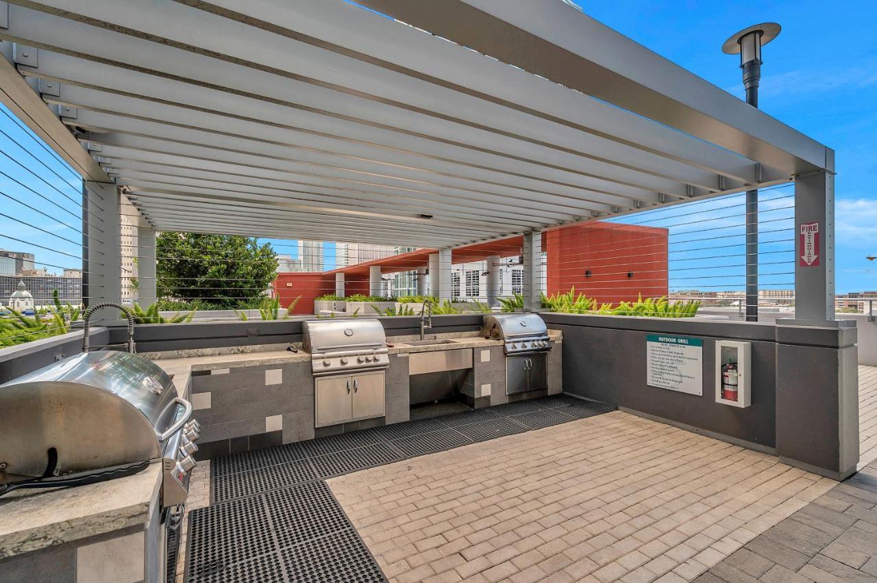 Luxury 1 Bedroom With Den Downtown Tampa Apt - City Views, Rooftop Pool, Workspace 외부 사진