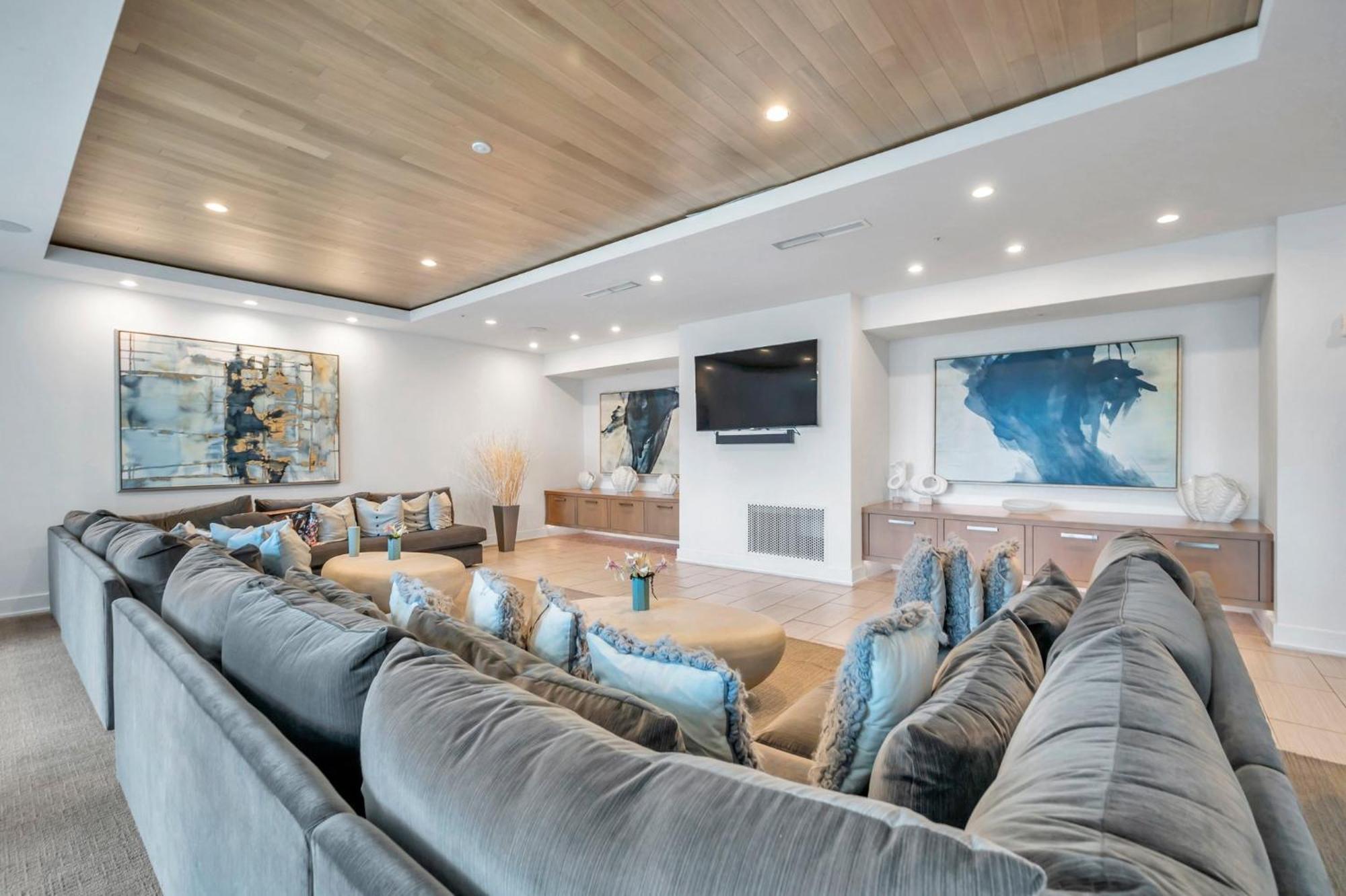 Luxury 1 Bedroom With Den Downtown Tampa Apt - City Views, Rooftop Pool, Workspace 외부 사진