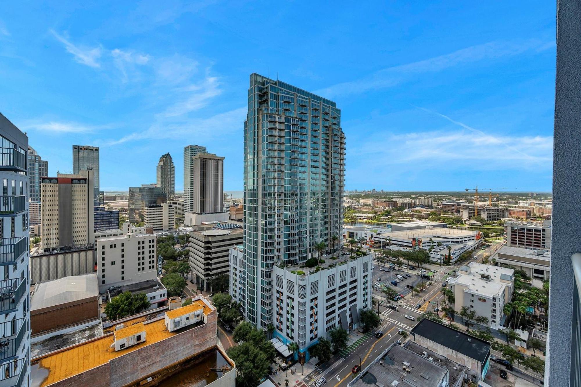 Luxury 1 Bedroom With Den Downtown Tampa Apt - City Views, Rooftop Pool, Workspace 외부 사진