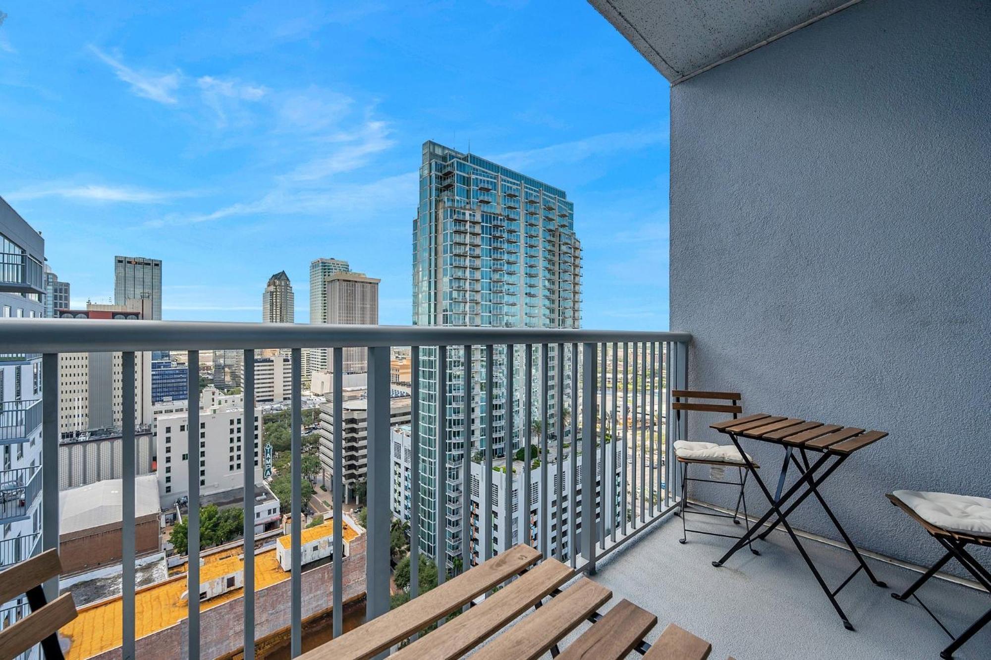 Luxury 1 Bedroom With Den Downtown Tampa Apt - City Views, Rooftop Pool, Workspace 외부 사진