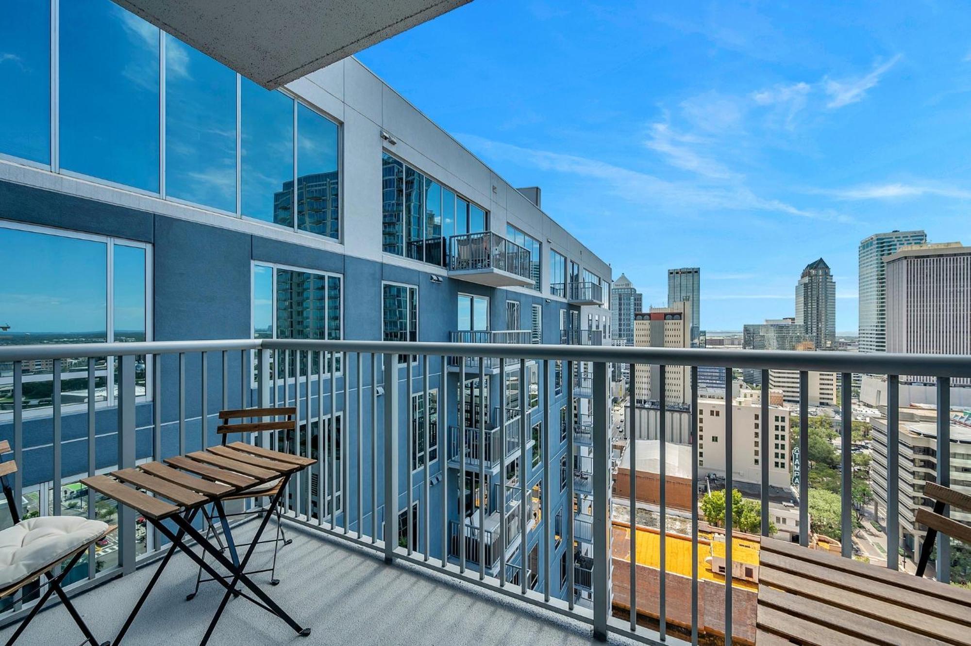 Luxury 1 Bedroom With Den Downtown Tampa Apt - City Views, Rooftop Pool, Workspace 외부 사진