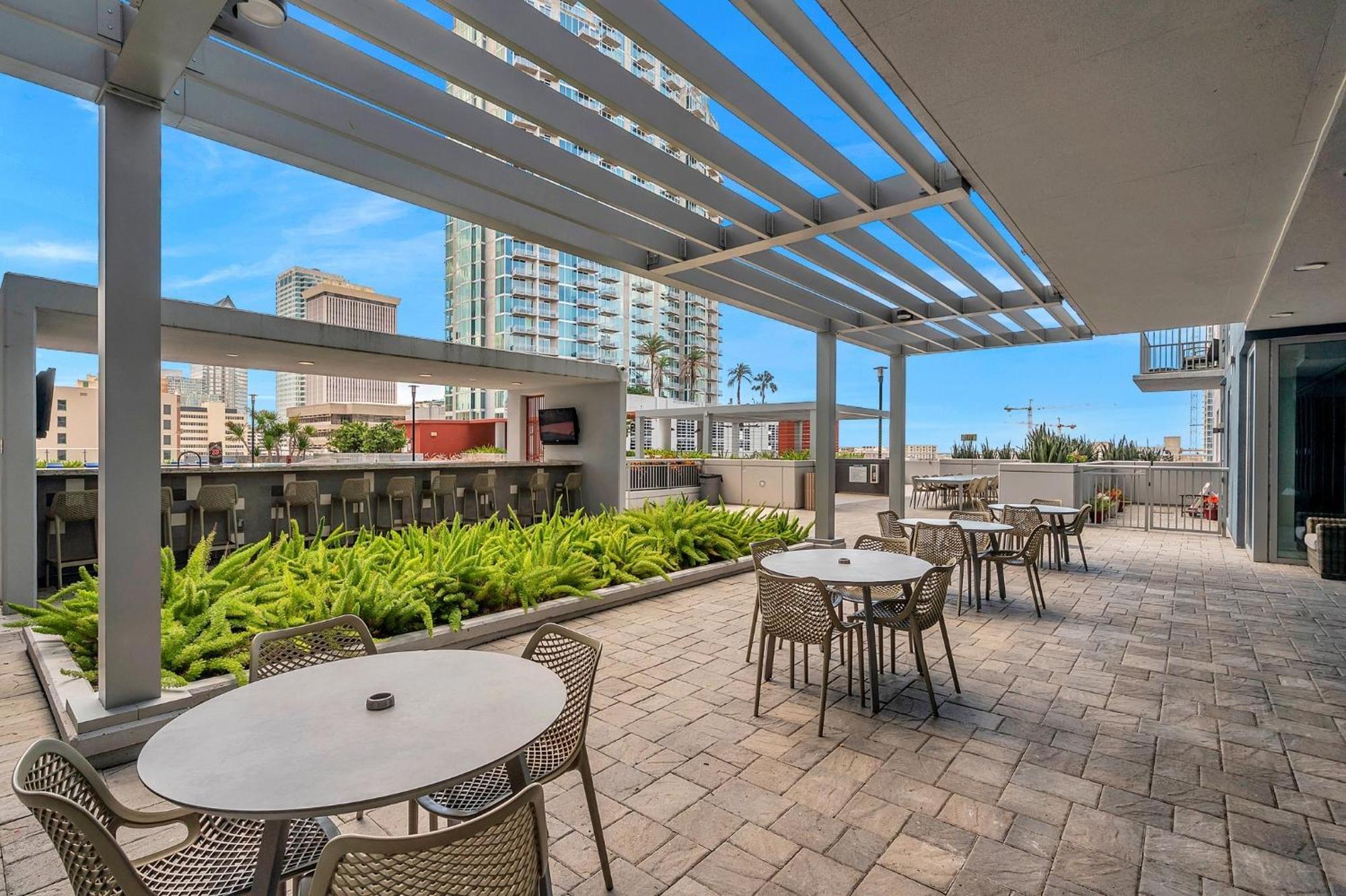 Luxury 1 Bedroom With Den Downtown Tampa Apt - City Views, Rooftop Pool, Workspace 외부 사진
